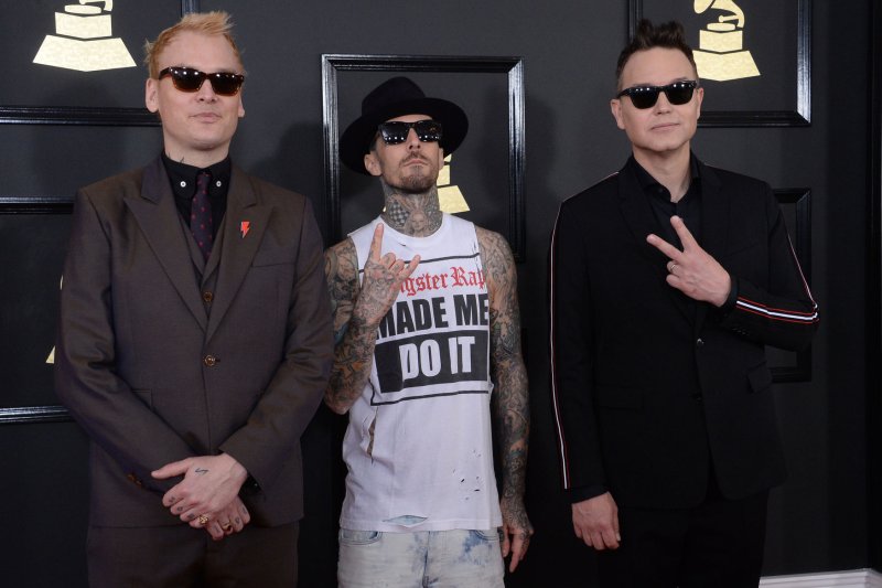 Blink-182 cancels fall tour due to Travis Barker's health - UPI.com